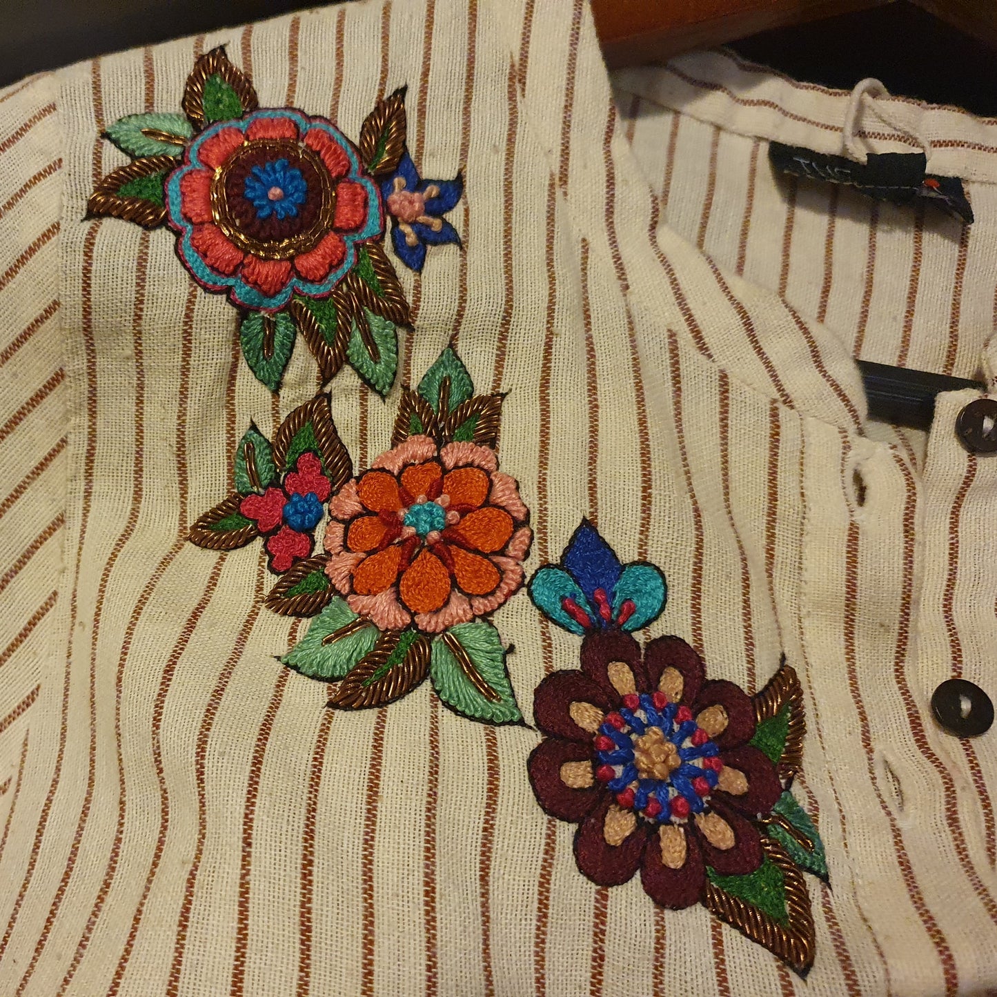Floral Necked Kuress